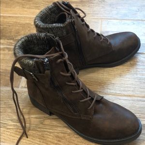 American Eagle boots